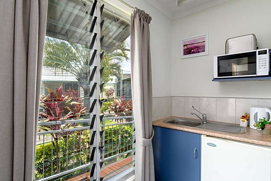 Tin Can Bay's Sleepy Lagoon Motel