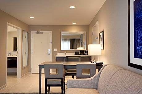 Two Room King Suite with Tub - Mobility/Hearing Accessible