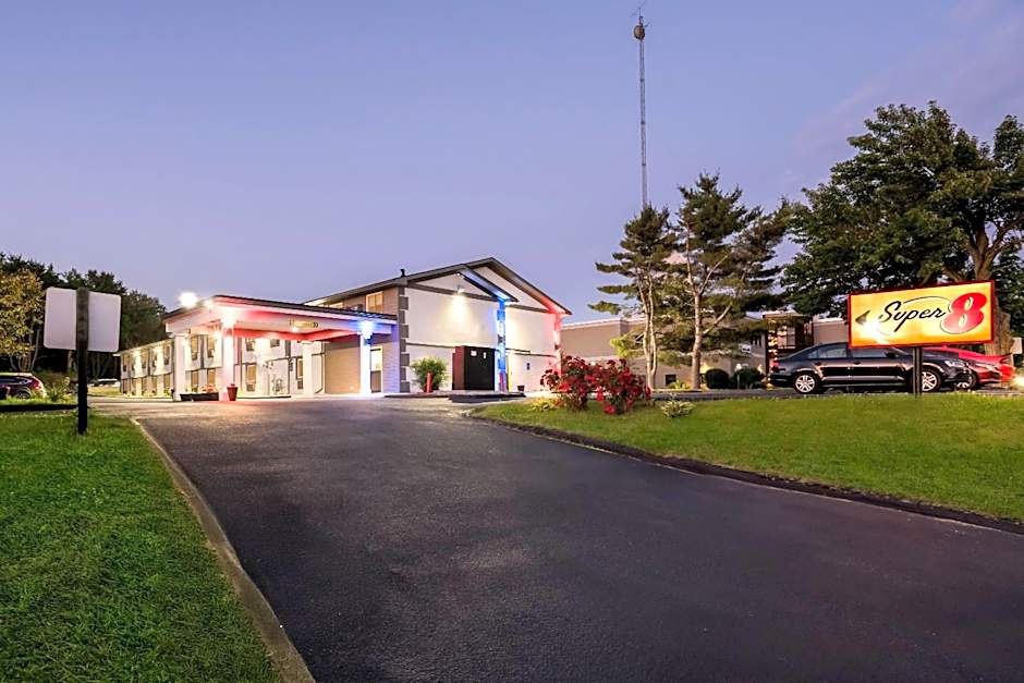 Super 8 by Wyndham Lewiston Auburn Area