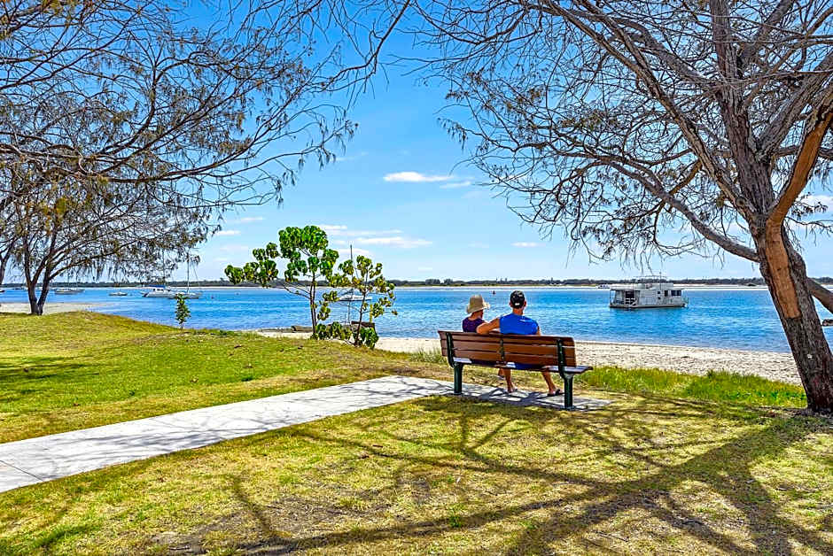 Crystal Bay On The Broadwater