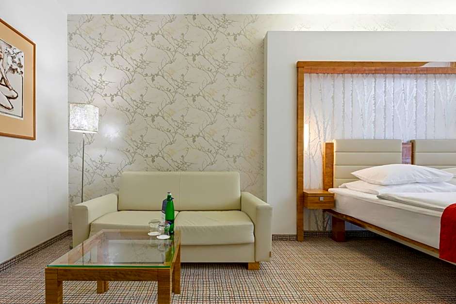 St. Joseph Royal Regent