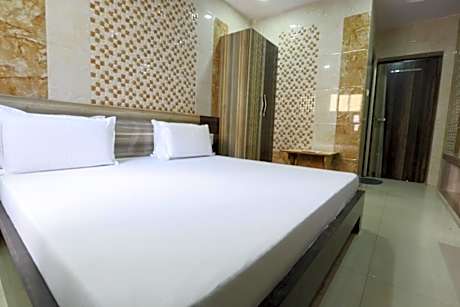 Hotel Satyam 30 Mts from Dargah