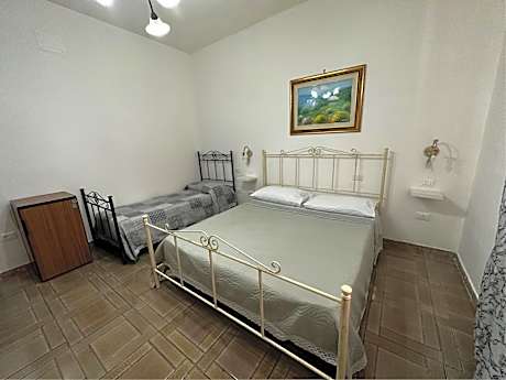 Comfort Triple Room with Shower