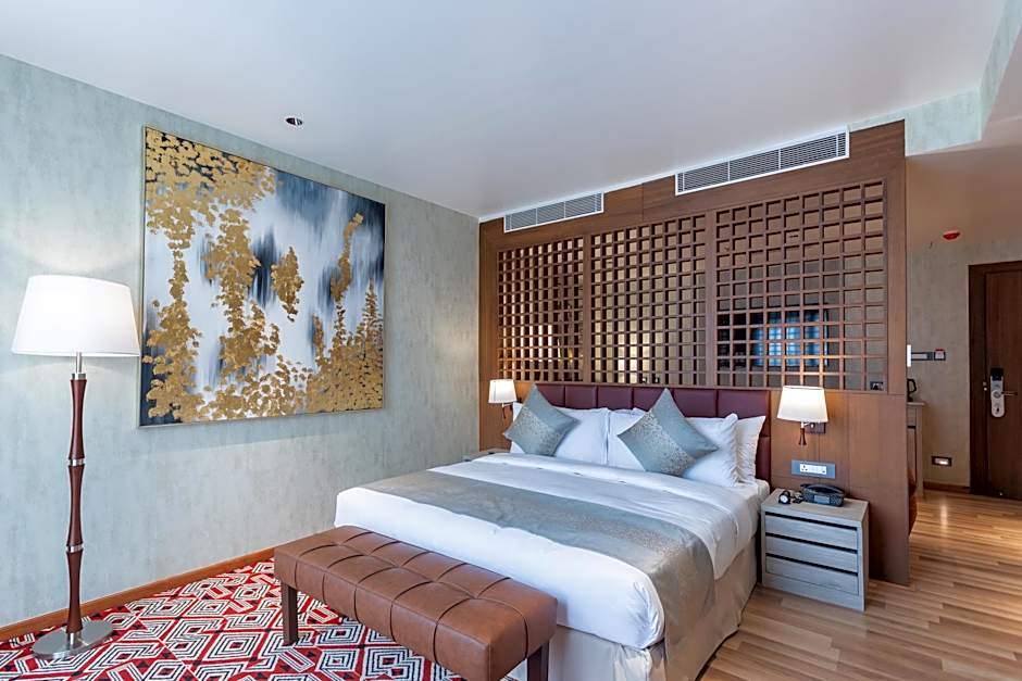 Photo 1 of 6 of Junior 1 King Bed Suite