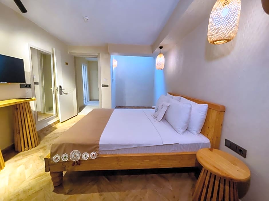 Trina Talles Hotel Alacati - Luxury Desing