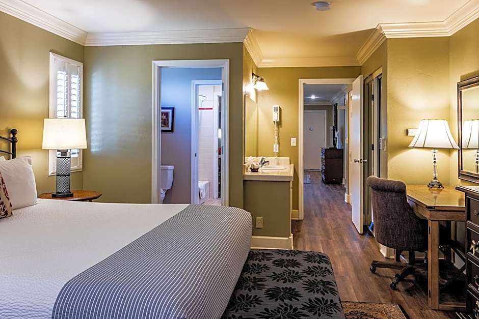 Cambria Pines Lodge
