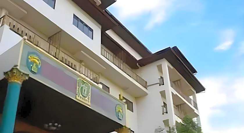 OYO 75466 13 Coins Bang Yai Hotel