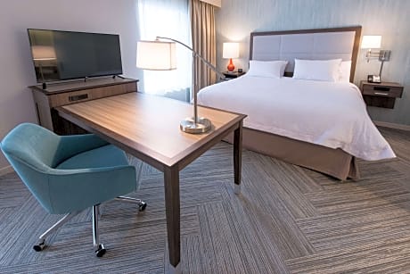 1 King W/Microwv/Fridge Nonsmoke