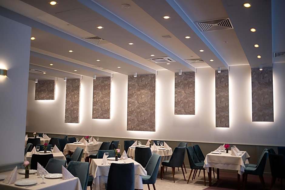 Hotel Fenyõ Conference & Spa