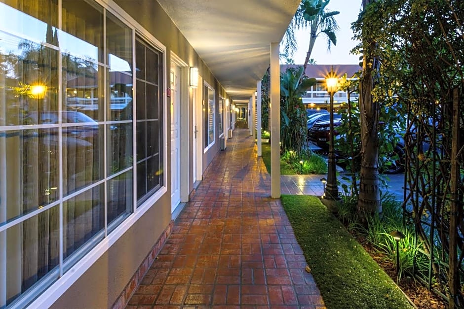 Best Western Plus Carriage Inn