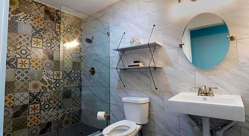 Deep Ellum Hostel - Adults Only