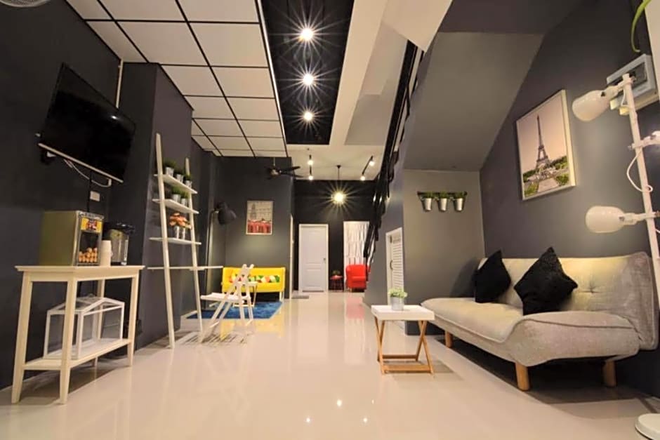 Day II Hotel by ZUZU