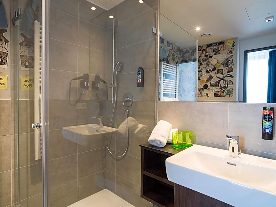 Holiday Inn - the niu, Saddle Furth by IHG