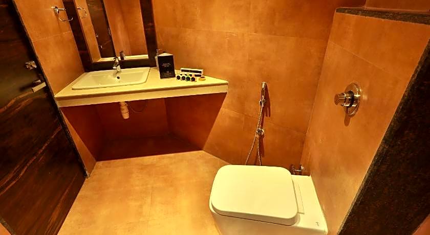 Aura One Hotel