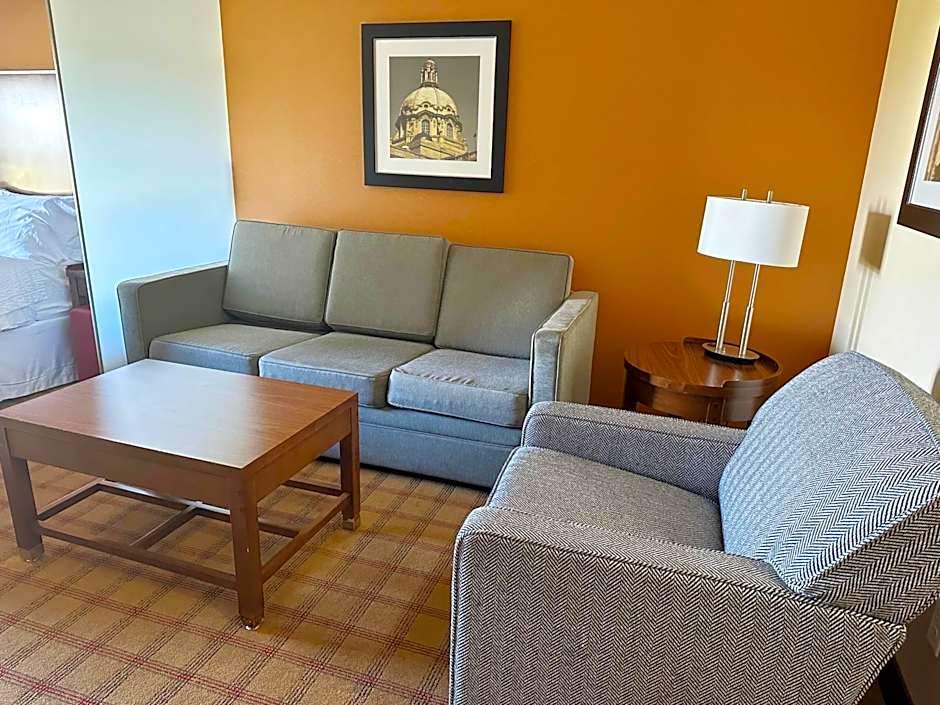 Four Points By Sheraton Edmonton Gateway