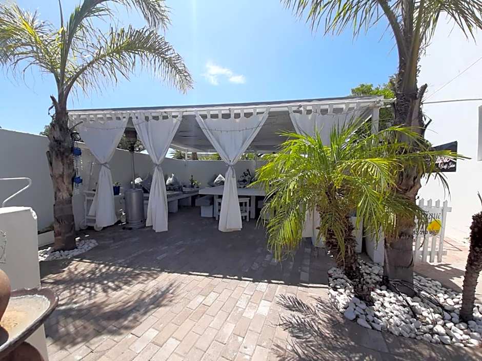 Au Plais De Langebaan at Palm Tree Villa