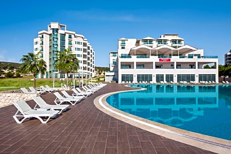 Ramada Resort By Wyndham Kizkalesi