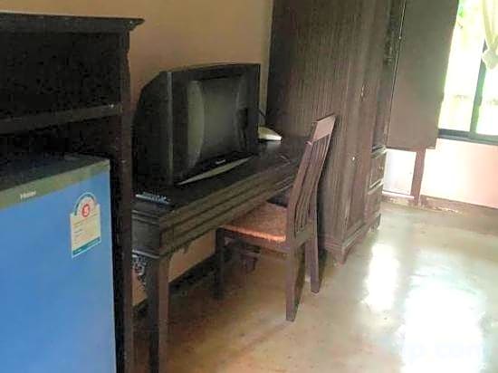 Petpumok Wangnamkhiao Hotel 