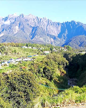 Suite with Mountain View