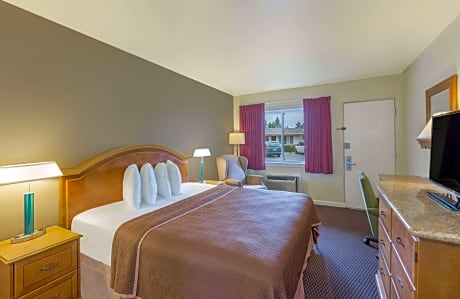 1 Queen Bed Non-Smoking