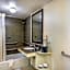 Clarion Inn & Suites Central Clearwater Beach
