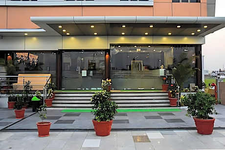 V by Vinnca Hotel & Spa