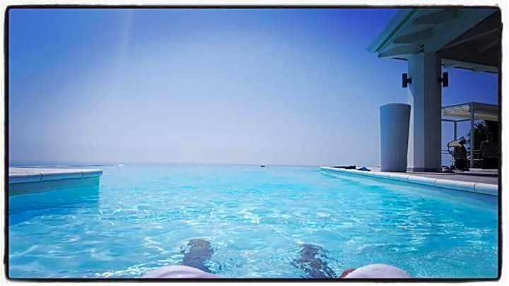 White Club Residence