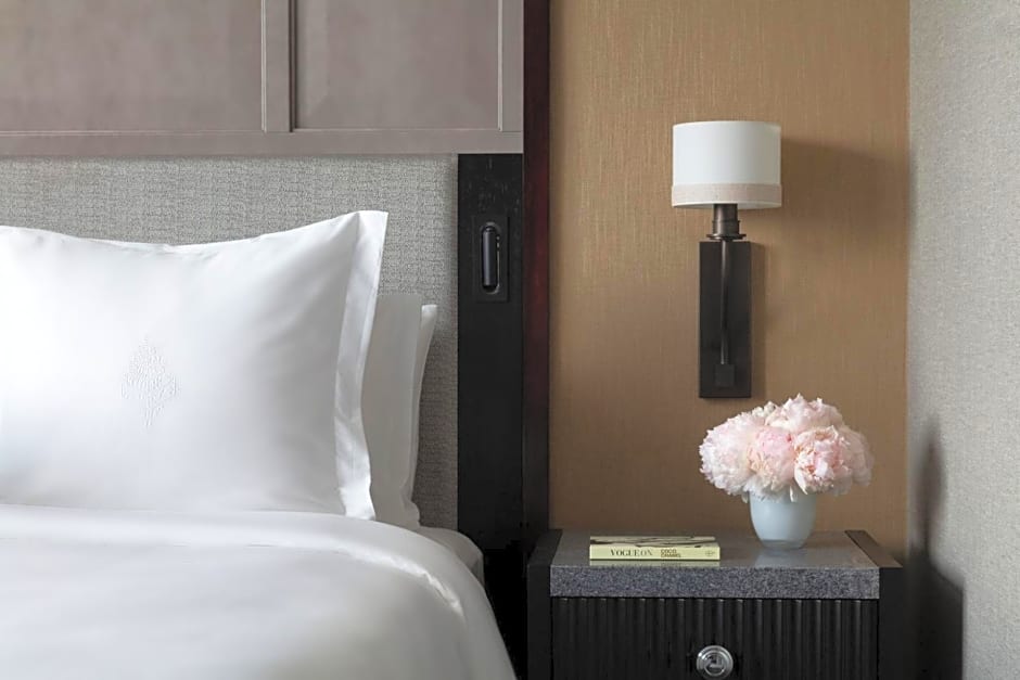 Four Seasons Hotel One Dalton Street, Boston