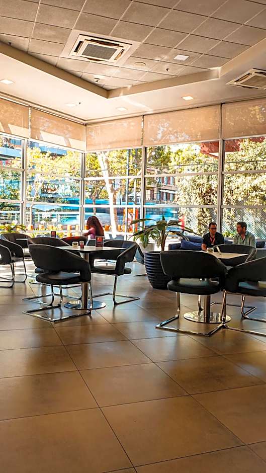 Ibis Santiago Providencia