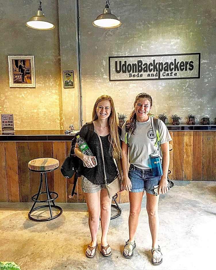 UdonBackpackers Beds and cafe