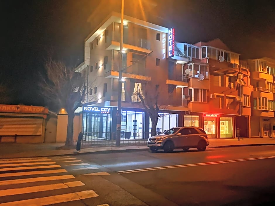 Family Hotel Novel City