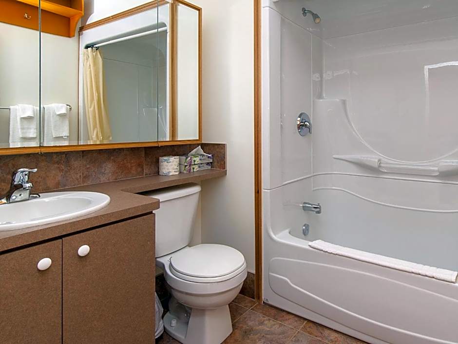 Au Pic de l'Aurore Motel-Chalets