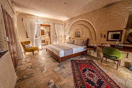 Superior Cave Room 203