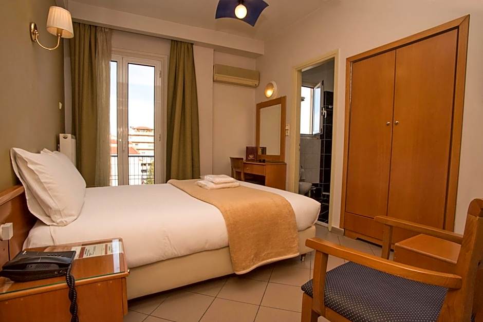 Photo 1 of 14 of Single Room