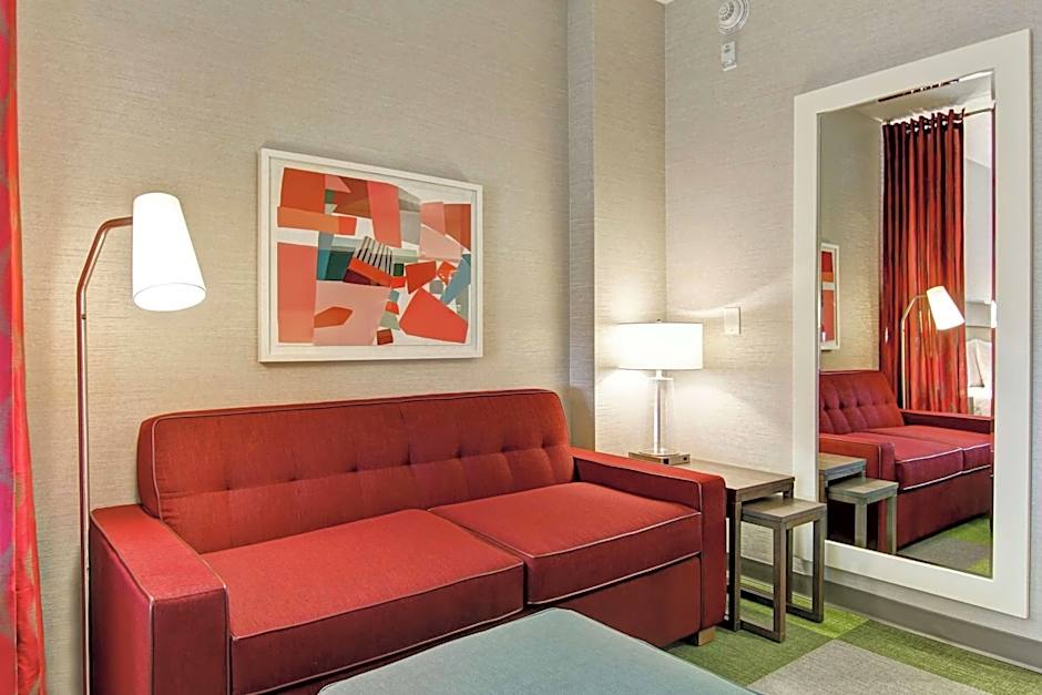 Home2 Suites by Hilton Montreal Dorval, QC