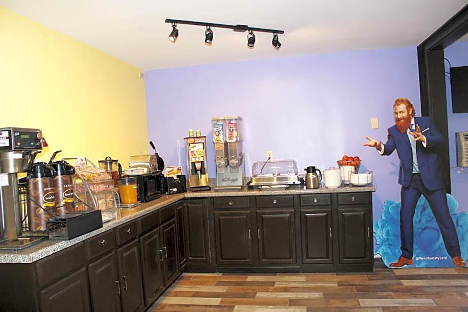 Super 8 by Wyndham Tuscaloosa – Tuscaloosa, AL
