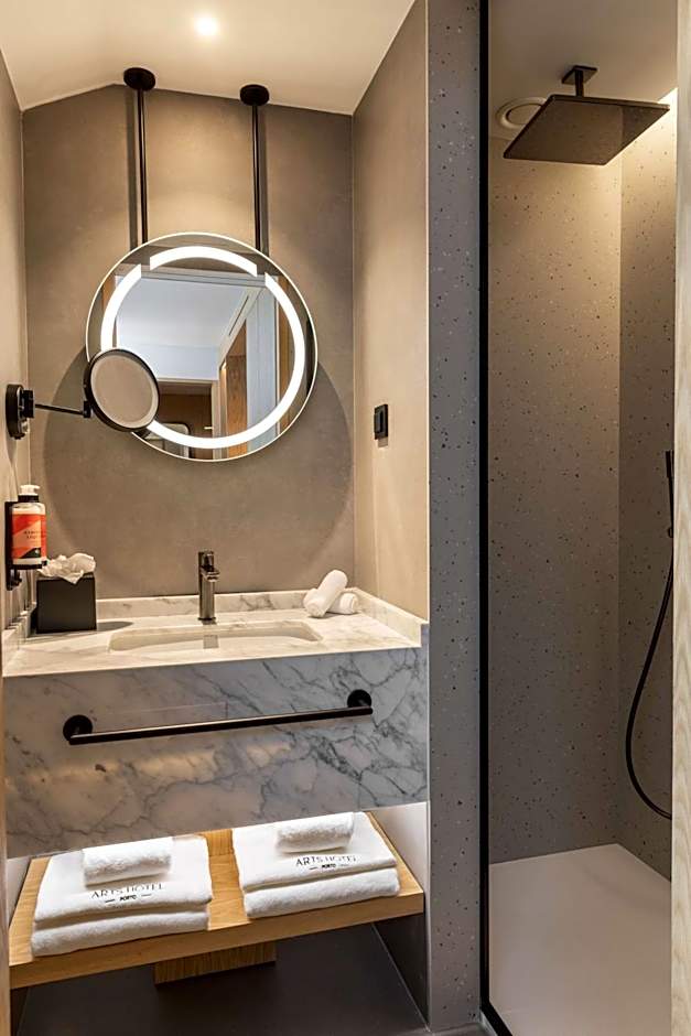 Arts Hotel Porto, Tapestry Collection by Hilton
