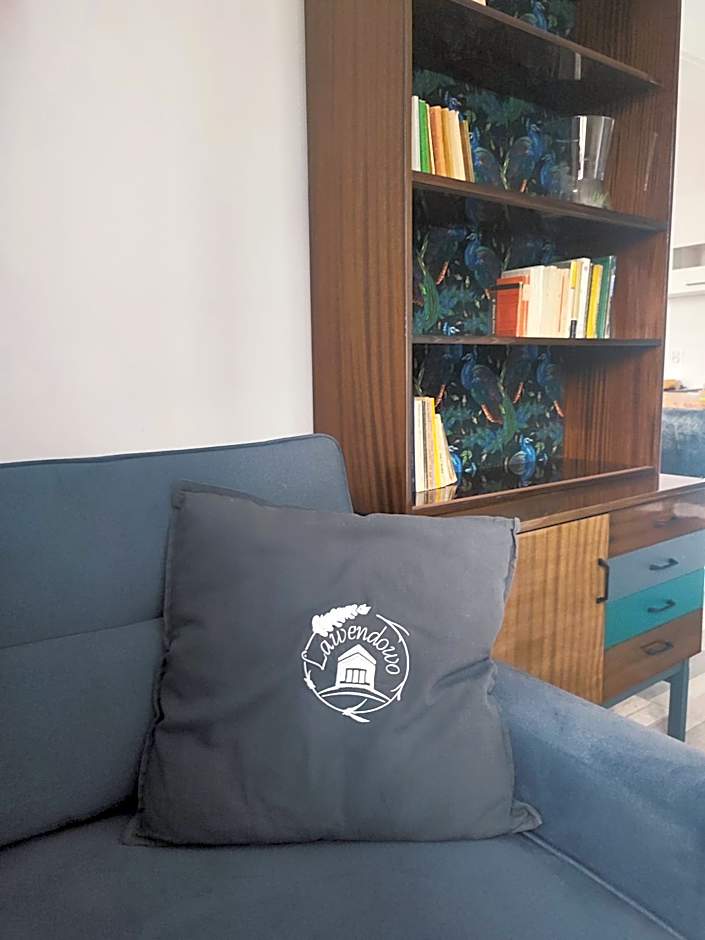 Lawendowo- sauna, jacuzzi, domki w ogrodzie i apartamenty w kamienicy