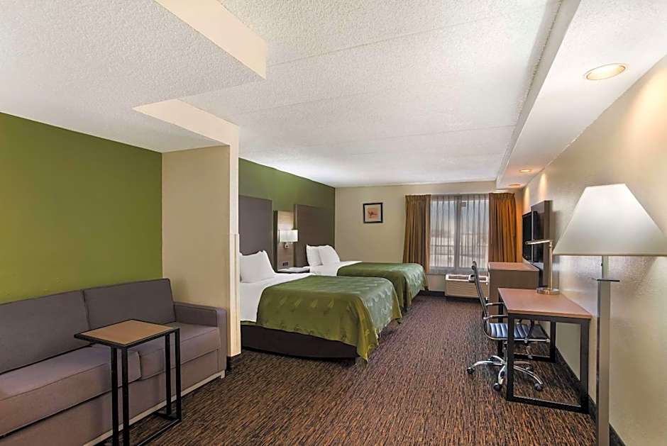 Quality Suites Milwaukee Airport