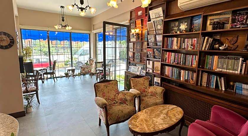 Queen Seagull Boutique Hotel