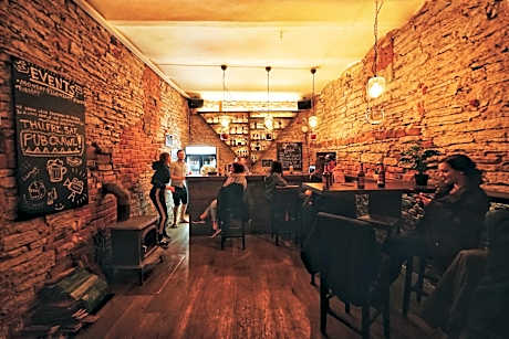 The Monks Bunk Hostel & Bar