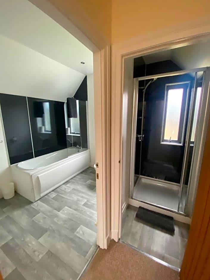 Little Ship Inn Rooms