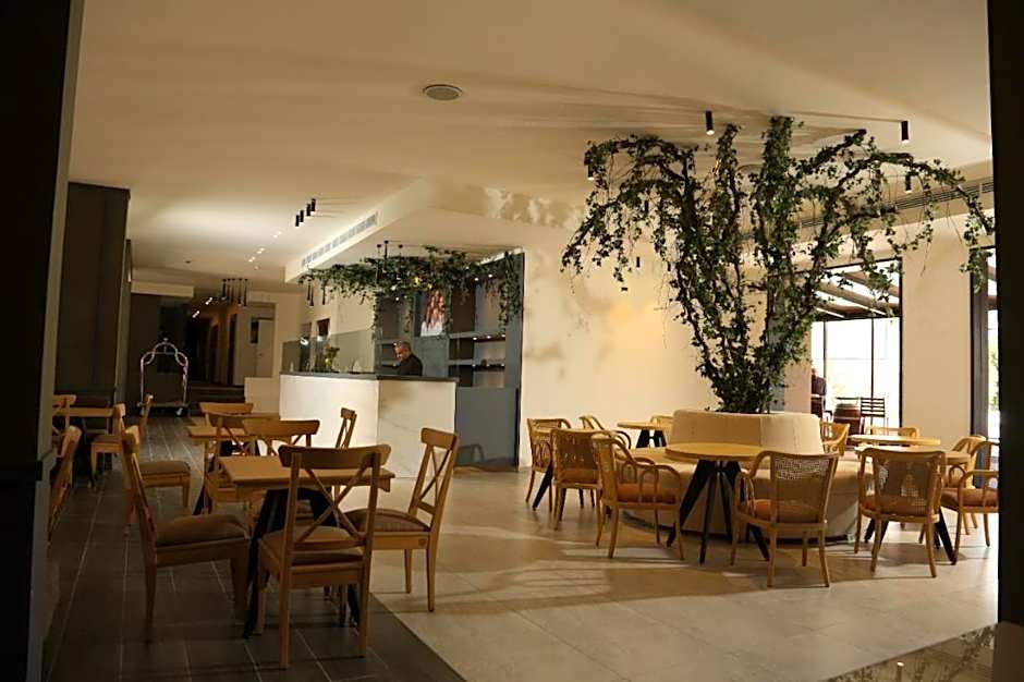 Aitch Boutique Hotel - an LIH Hotel