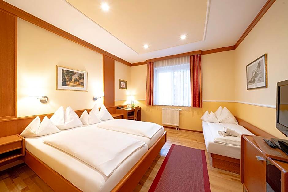 SCHACHENWALD Hotel & Restaurant I Free Parking