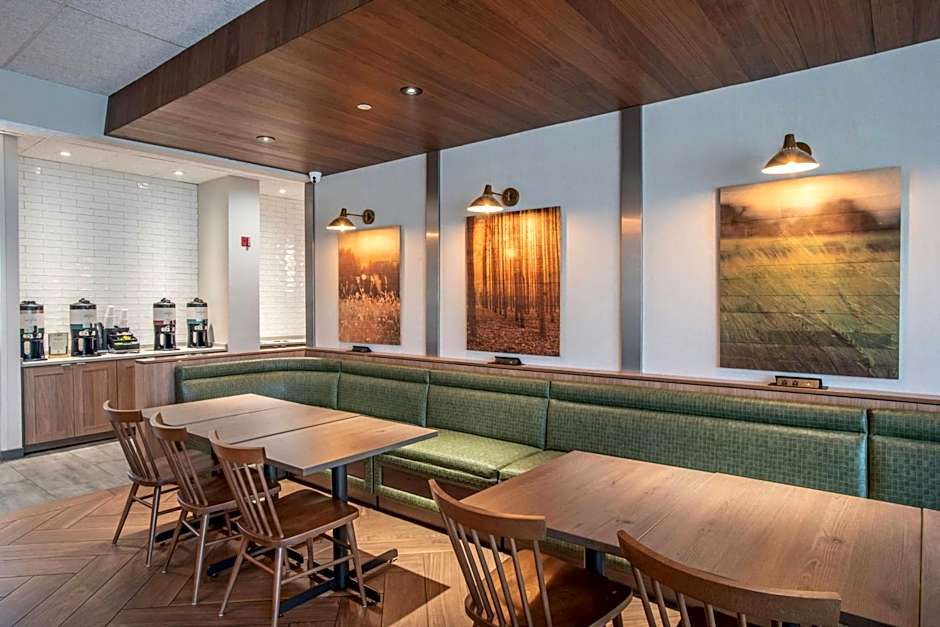 Fairfield by Marriott Inn & Suites Newport Cincinnati