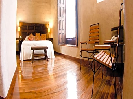 Deluxe Suite with Spa Bath