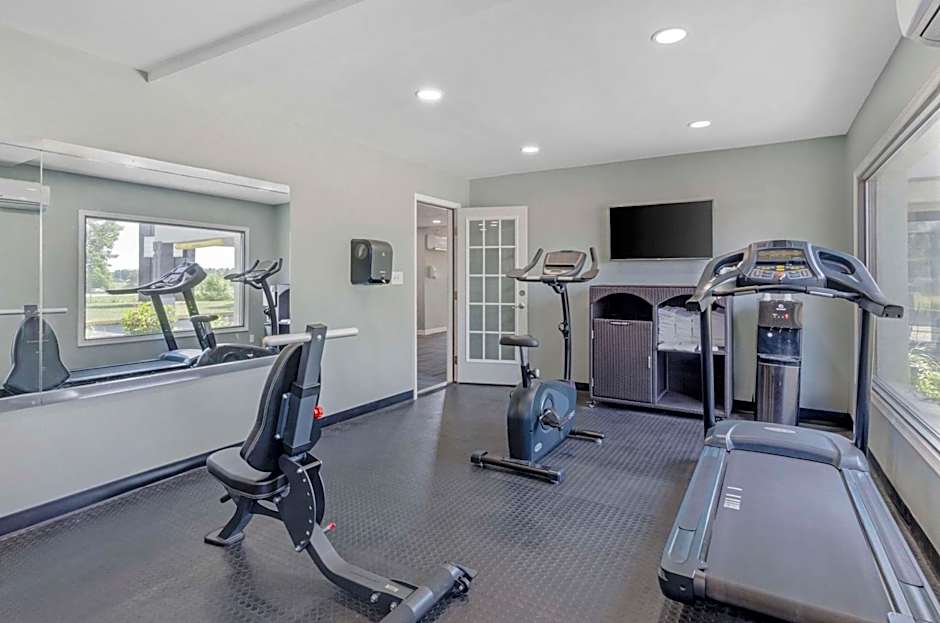 Suburban Studios Verona - Staunton North