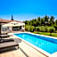 Villa Stella - heated pool, jacuzzi & sauna
