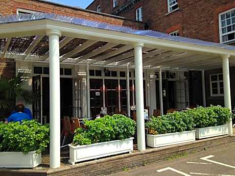 The Broadway Hotel and Carvery