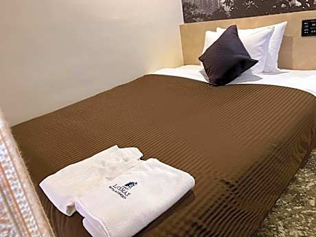 Deluxe Double Room with Small Double Bed - Smoking